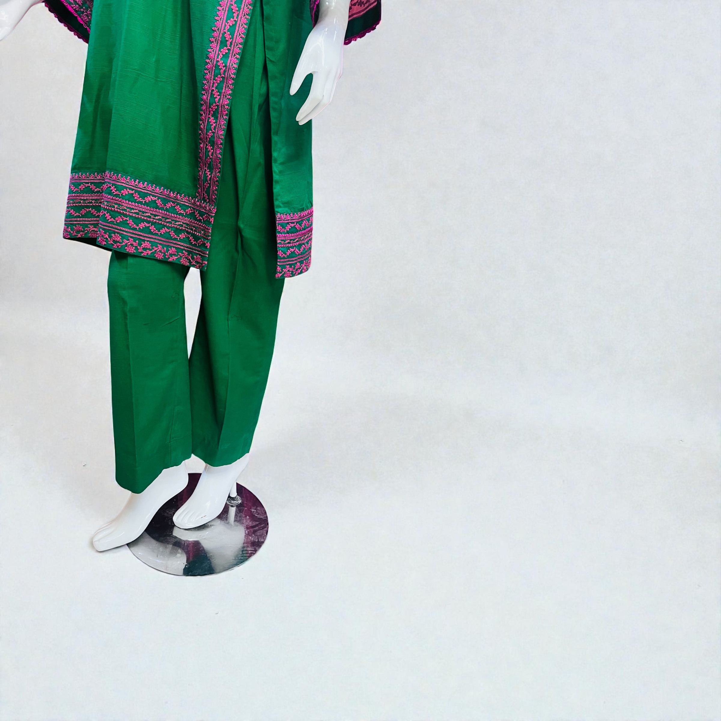 GREEN EMBROIDERED 2PC